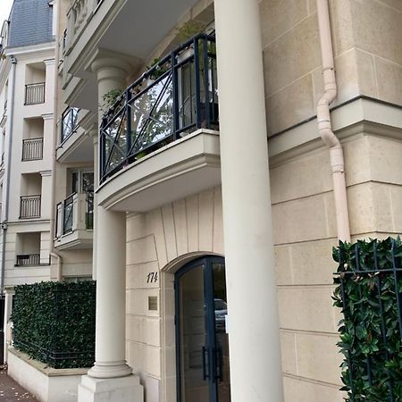 Lieu De Ressourcement A Robinson Leilighet Le Plessis-Robinson Eksteriør bilde